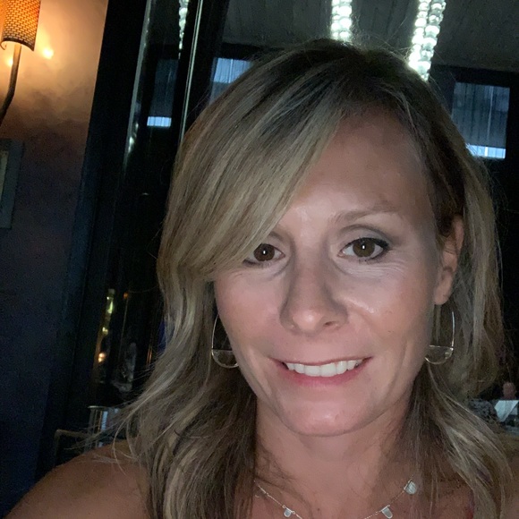 Meet your Posher, Betsy - Picture 1 of 1